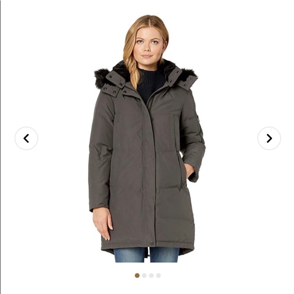 Vince Camuto
Chevron Quilted Down Parka (Charcoal)